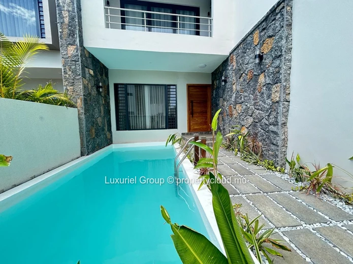 Superbe maison de 4 chambres avec piscine – Grand Baie