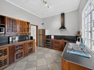 5 Bedroom Villa