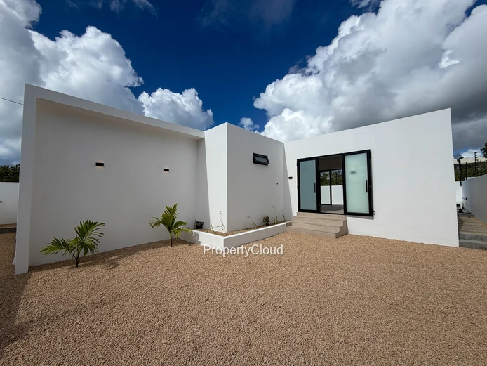 À Vendre | Villa Neuve De 3 Chambres Avec Piscine Privée À Grand-Baie | Rs 11 M, Négociable