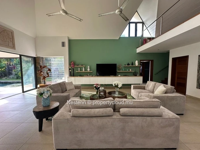 Modern villa of 4 bedrooms