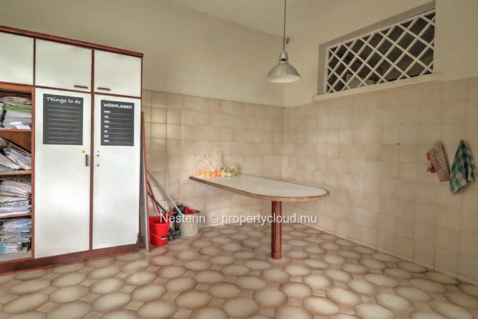 Traditional house with independent studio 