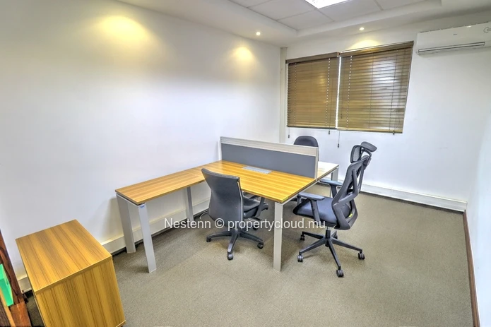 Bureaux meublés de 20 m² avec climatisation, parking et salles de réunion