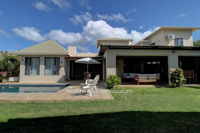 Elegance and Comfort in a Prime Location