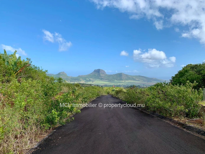 Agricultural land of 2,120.85m2 in Pamplemousses