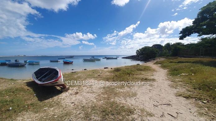 Propriété de Bord de Mer 36.37 Perches à Vendre – Baie du Tombeau 