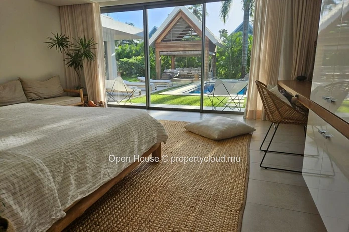 Luxury Villa Mon Choisy, Golf, 4 ensuite bedrooms, swimming pool, fitness, SPA, tennis, Padel. Alvalaible to foreigners.
