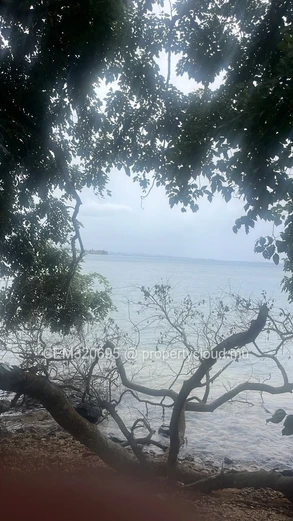Land for Sale – Balaclava 