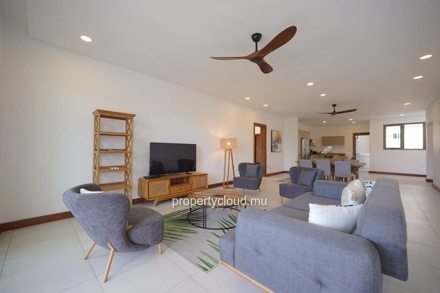 A vendre appartement de 3 chambres accessible aux étrangers à Pointe aux Cannoniers.