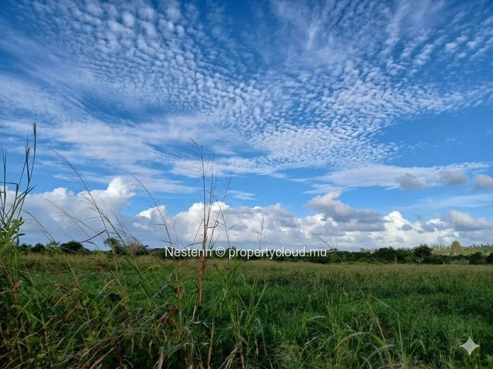 Ideally located, this 8,221 m² (194 perches) agricultural land