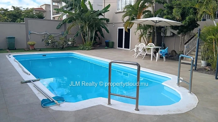 Modern 2-Bedroom Ground Floor Apartment for Rent | Flic en Flac, Mauritius