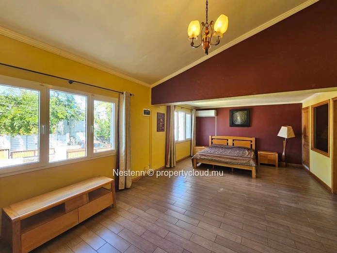 Maison familiale de 3 chambres avec piscine 
