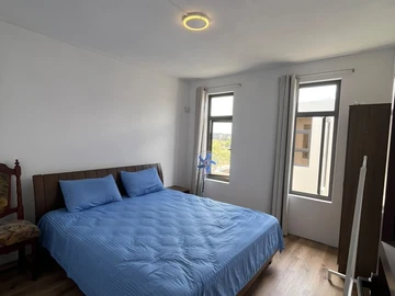 6 Bedroom House