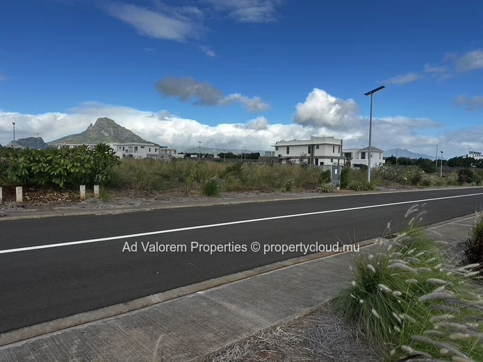 Residential Plot for Sale – Jardin d'Anna 2, Flic-en-Flac | 116 Toises