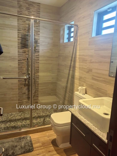4-bedroom villa with swimming pool and spacious outdoor area