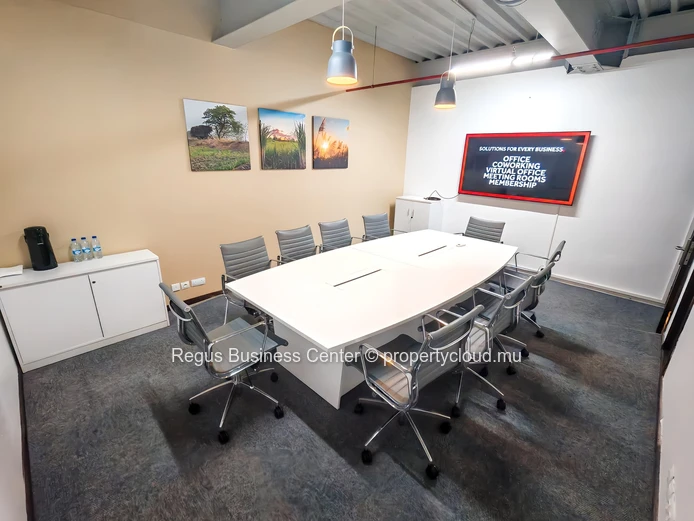 Private office space for 6 persons in Regus Grand Bay Central