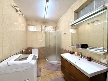 10 Bedroom House