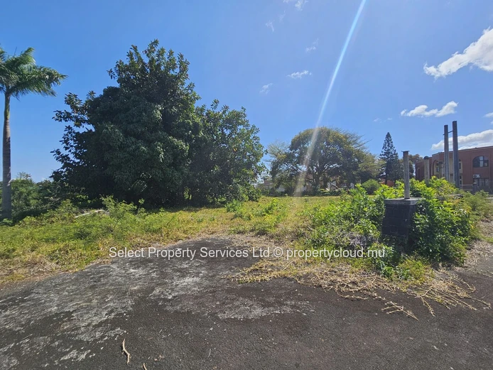 Prime Freehold Land for Sale in Moka