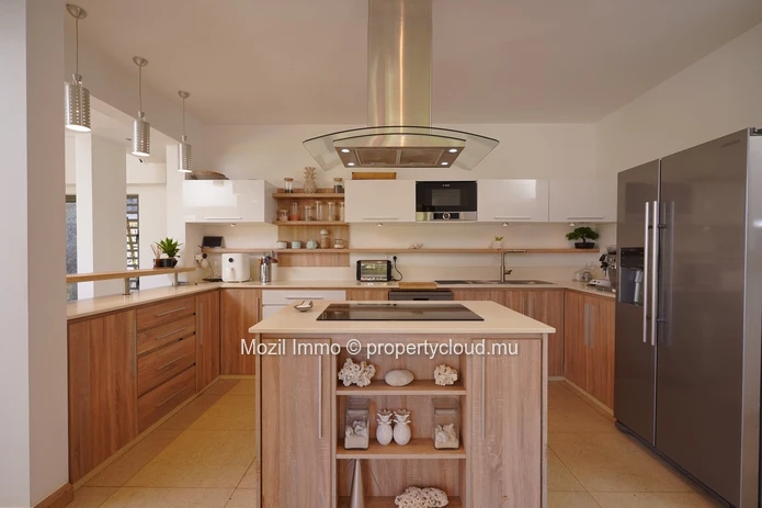 Superbe villa rénovée de 4 chambres 