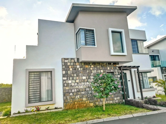 À Louer – Townhouse De 3 Chambres À Ébène