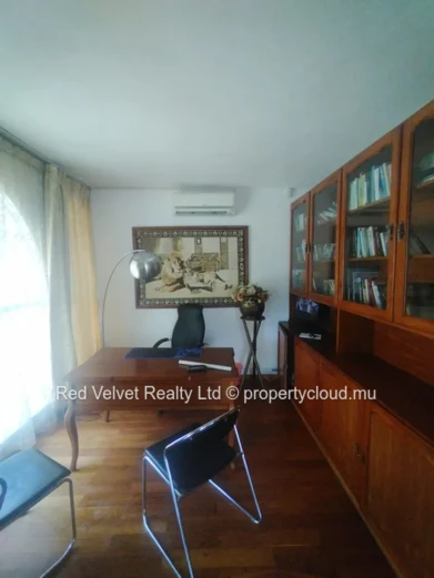 Maison de 3 chambres à vendre à Roches Brunes | Meublée | Jardin privé