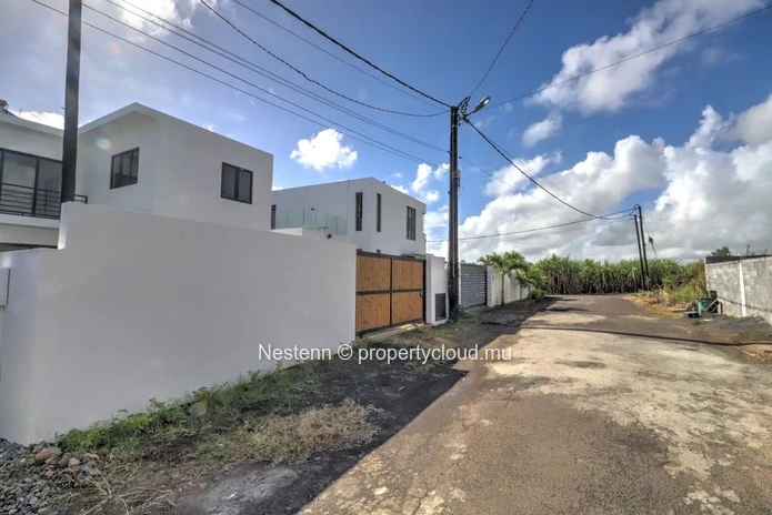 Maison moderne neuve de 3 chambres avec piscine à Fond du Sac, tout près de Grand Baie