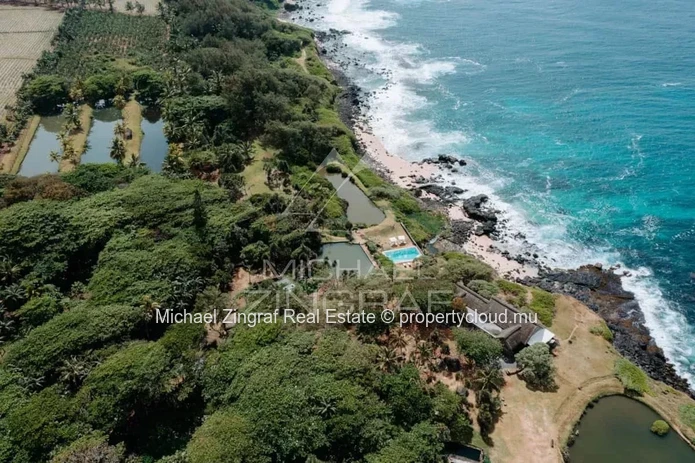 Villa in the south of the island LE CAMPEMENT