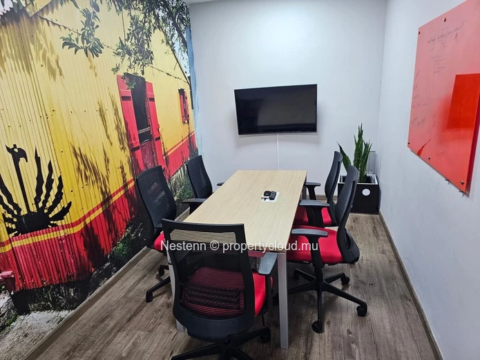 Bureau de 668 m² 