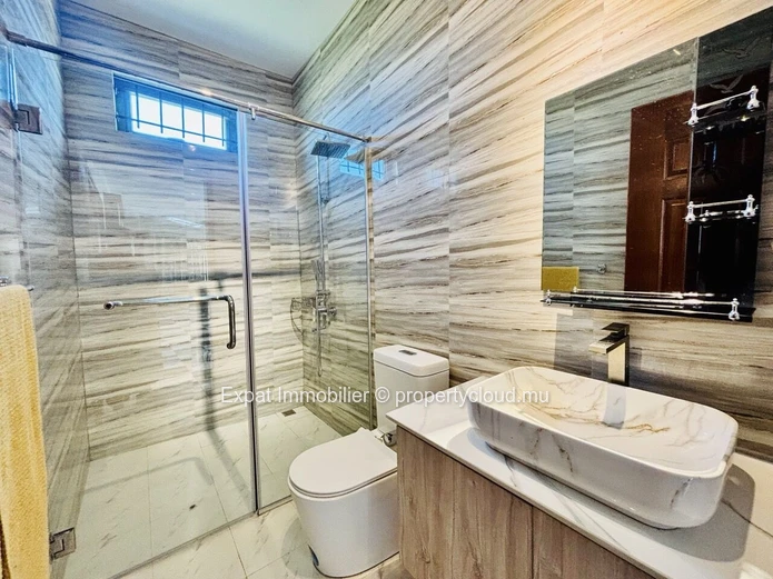 3-Bedroom Flat Overlooking The Garden And Swimming Pool – Near Azuri