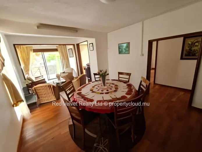 Maison de 3 chambres à vendre à Roches Brunes | Meublée | Jardin privé