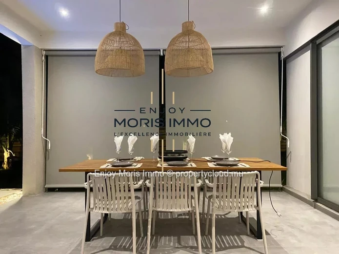 Stunning 4-bedroom modern villa in Calodyne