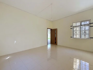 6 Bedroom House