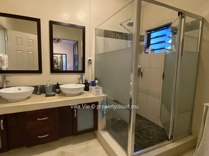 Grand Gaube - 4-bedroom family home with swimming pool and independent studio