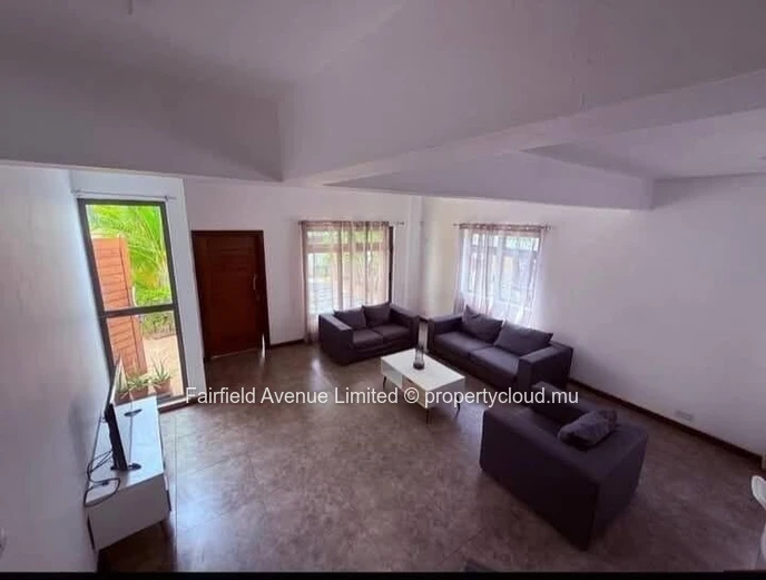 Maison meublée 3 chambres avec bureau à louer à Coromandel