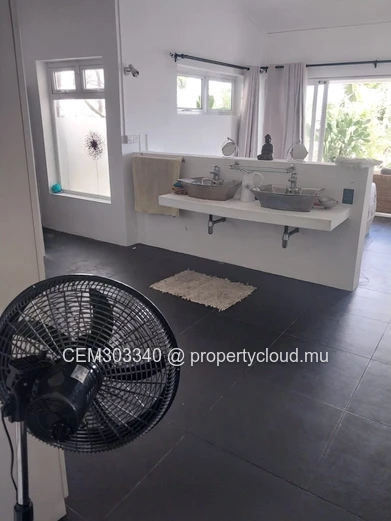 Villa familiale 4 chambres avec piscine à vendre – Village des Pêcheurs, Rivière Noire