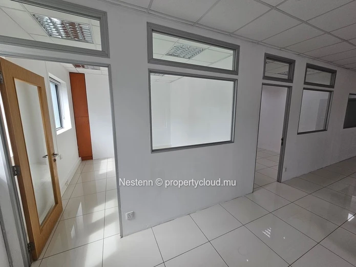 Bureau de 270 m² 