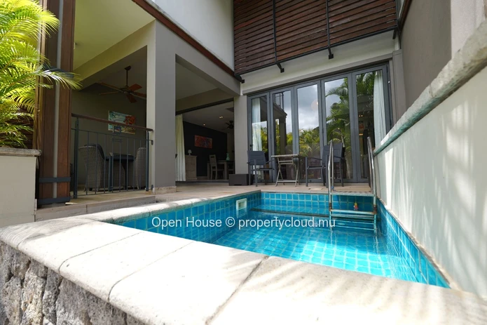Duplex 3 chambres avec piscine privée à vendre à Rivière Noire