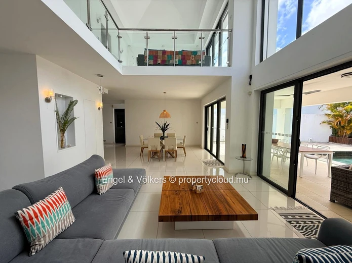 4 Bedroom Villa with Private Pool For Rent at Pereybere