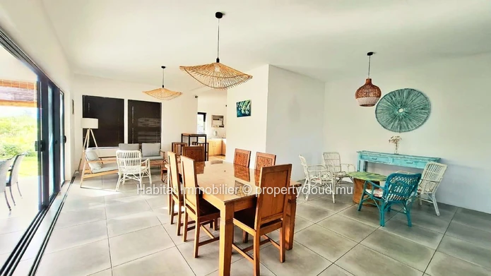 To rent: House located in a gated community in Beau Vallon