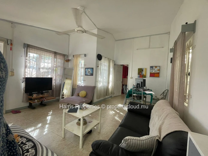 For Sale: Individual freehold beachfront house in Baie du Tombeau