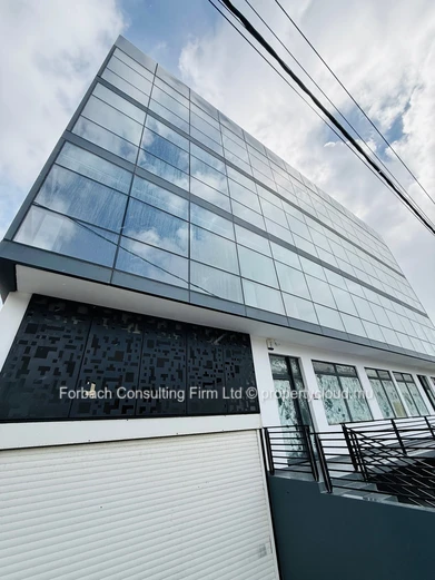 For sale : Prestigious Building ideal for offices and commerce 