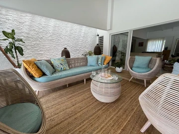 5 Bedroom Villa