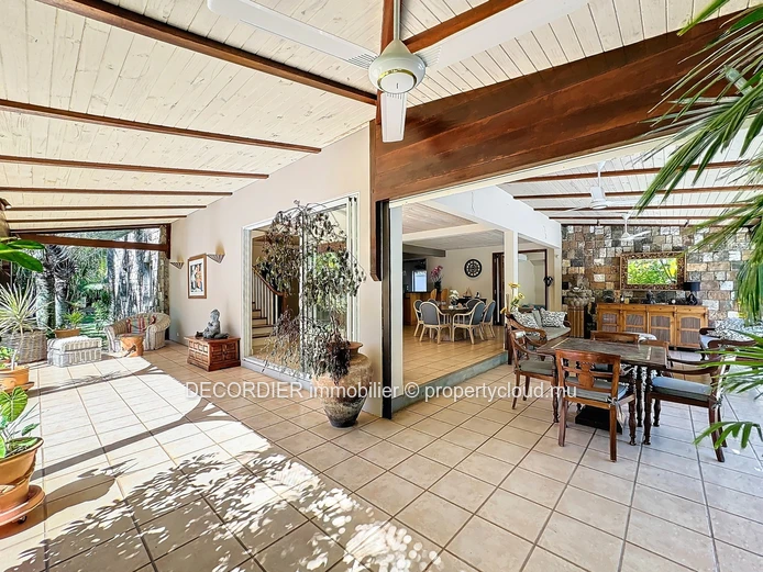 Large contemporary house with swimming pool and garden