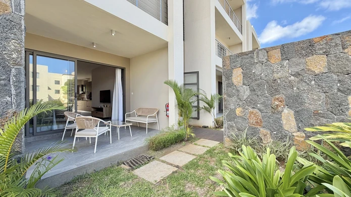 West Coast Comfort: Ground Floor Apartment with Private Garden in Cascavelle