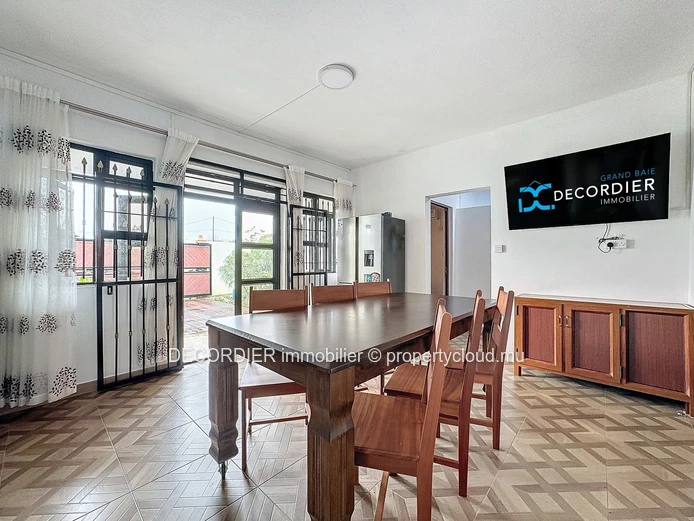 Investment opportunity: Large house in Mont Choisy