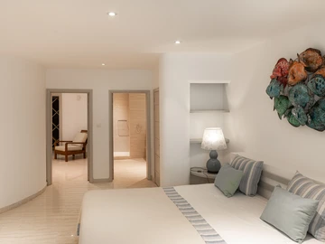 8 Bedroom Villa