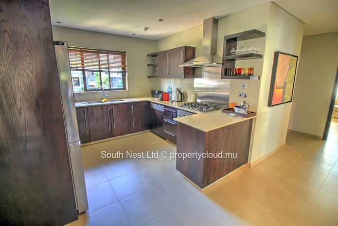 Luxury 3-Bedroom Sea View Apartment in Prestigious Golf Estate