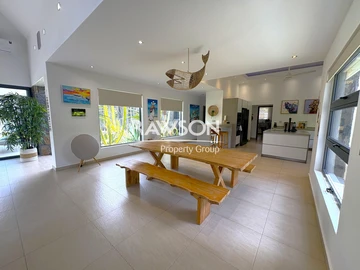 4 Bedroom Villa