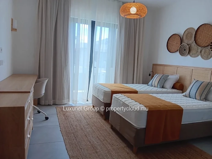 Modern 3-Bedroom Villas-Secure Living with Premium Services