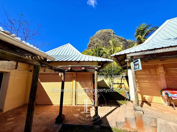 LE MORNE - Local commercial - 35 m²