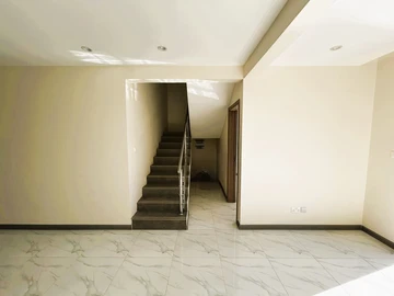 5 Bedroom Villa